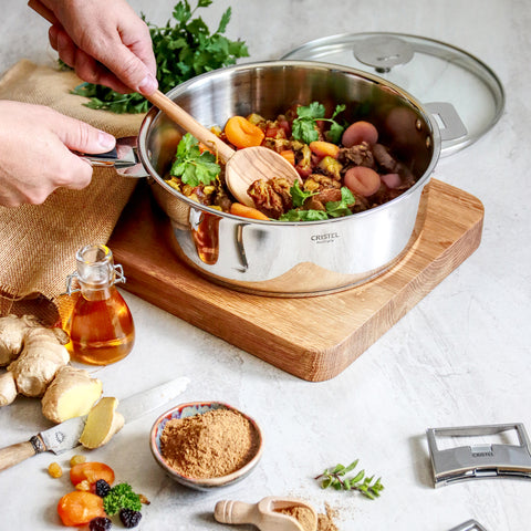 Lamb tajine with apricots and raisins