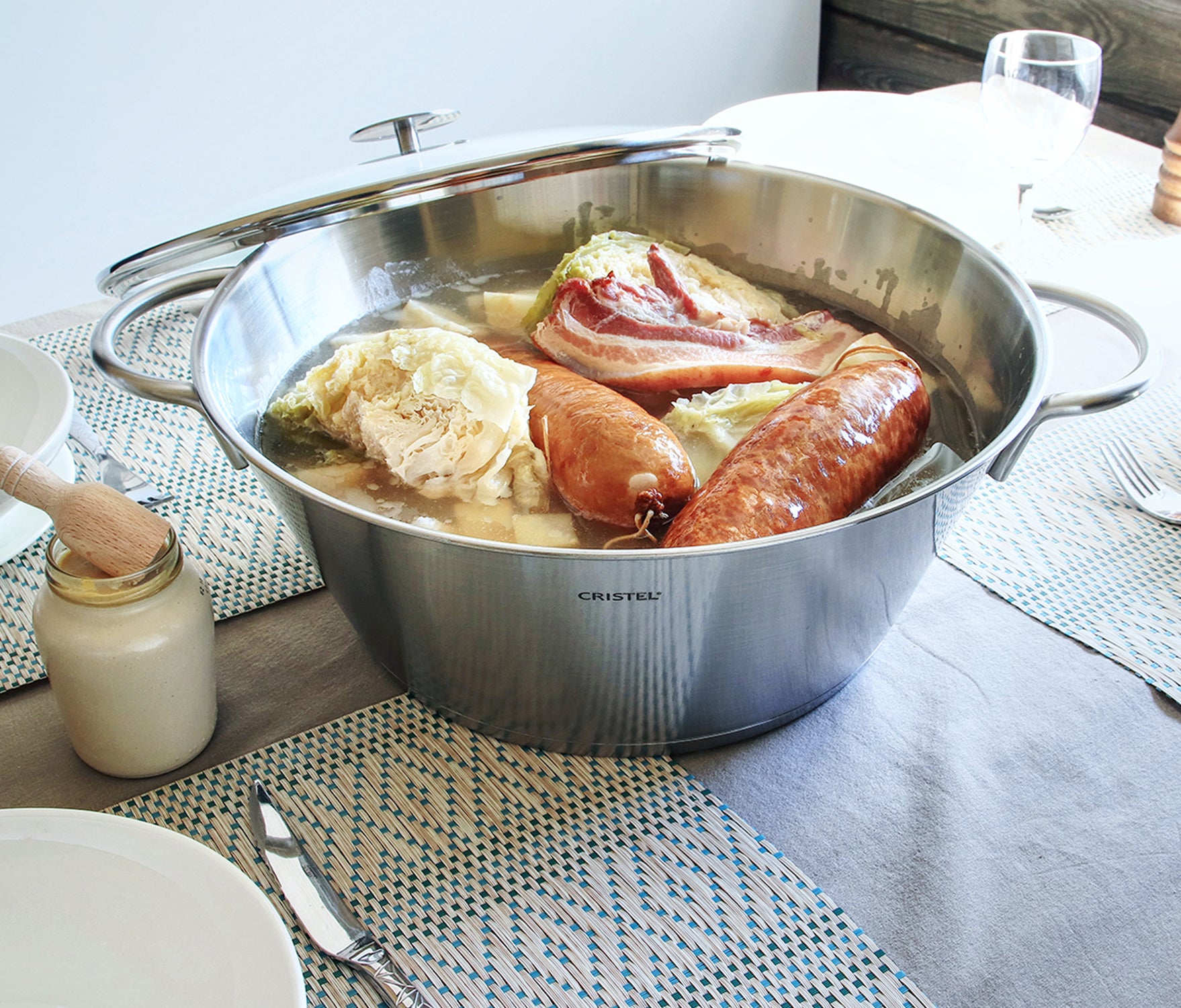 Braise your meat with your removable handles - CRISTEL® USA – CRISTEL USA